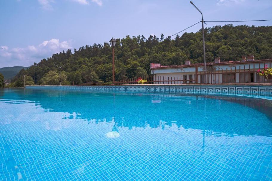 Tryavna Lake Hotel & Spa Экстерьер фото